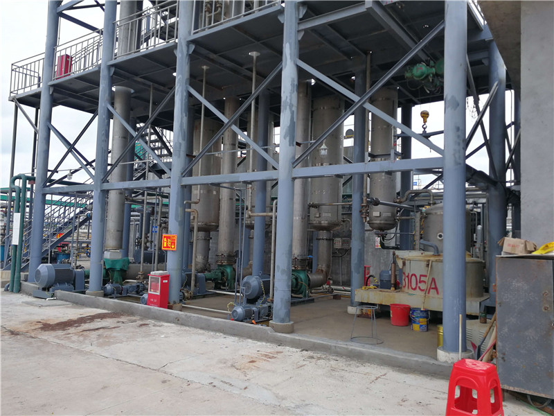 全自控氯化鈉三效強制循環(huán)蒸發(fā)結(jié)晶器